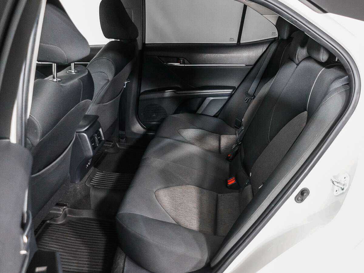 Toyota Camry с пробегом — 2021 год. Фото: #10