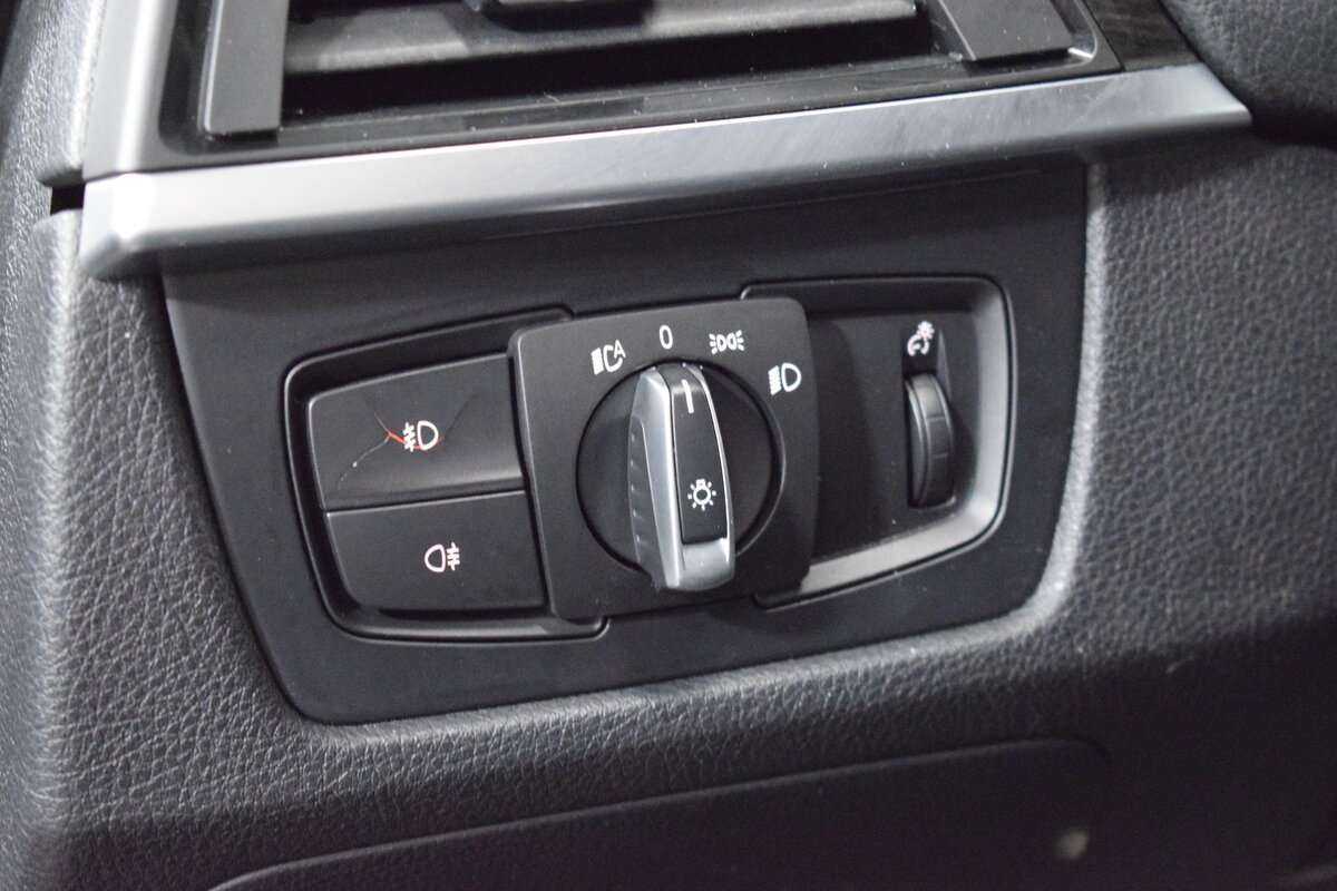 BMW 3 серии с пробегом — 2012 год. Фото: #11