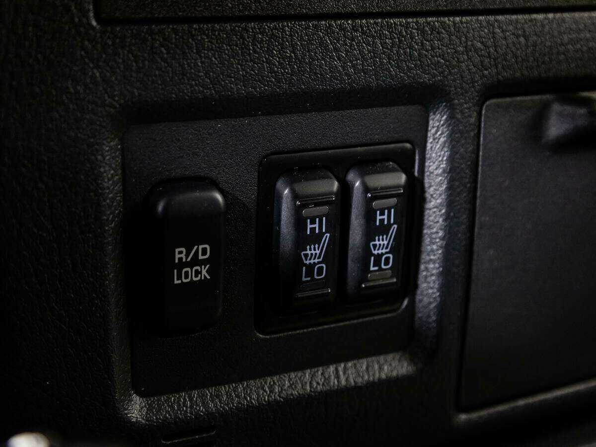 Mitsubishi Pajero с пробегом — 2015 год. Фото: #14