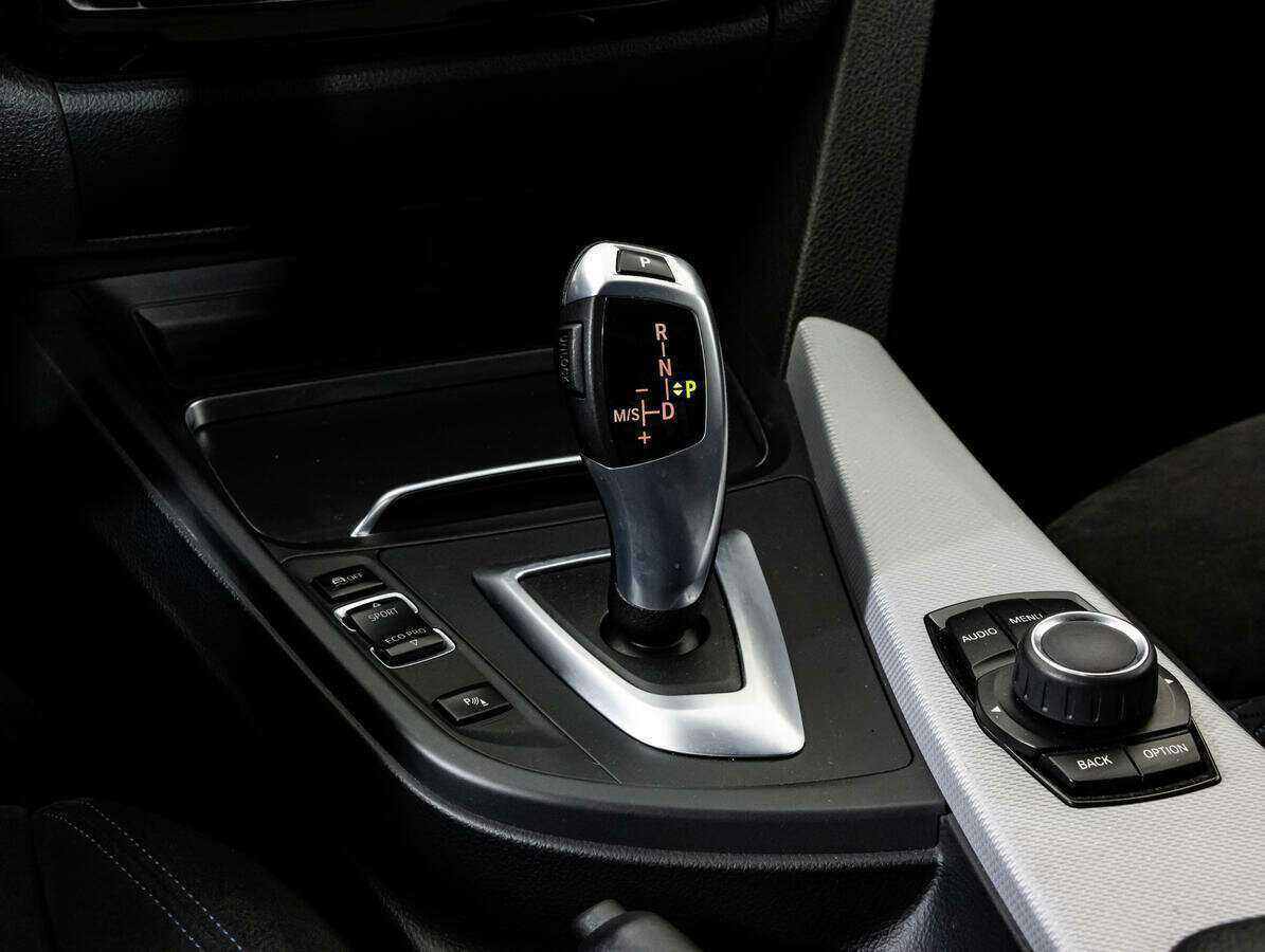 BMW 3 серии с пробегом — 2017 год. Фото: #13