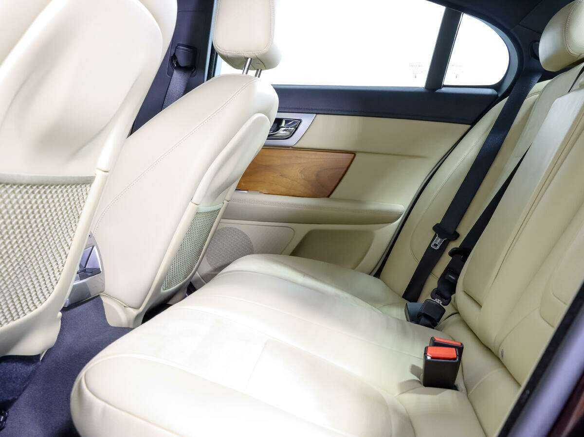 Jaguar XF с пробегом — 2013 год. Фото: #8