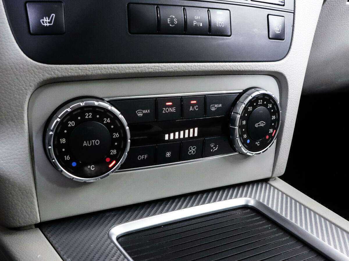 Mercedes-Benz GLK-Класс с пробегом — 2014 год. Фото: #12