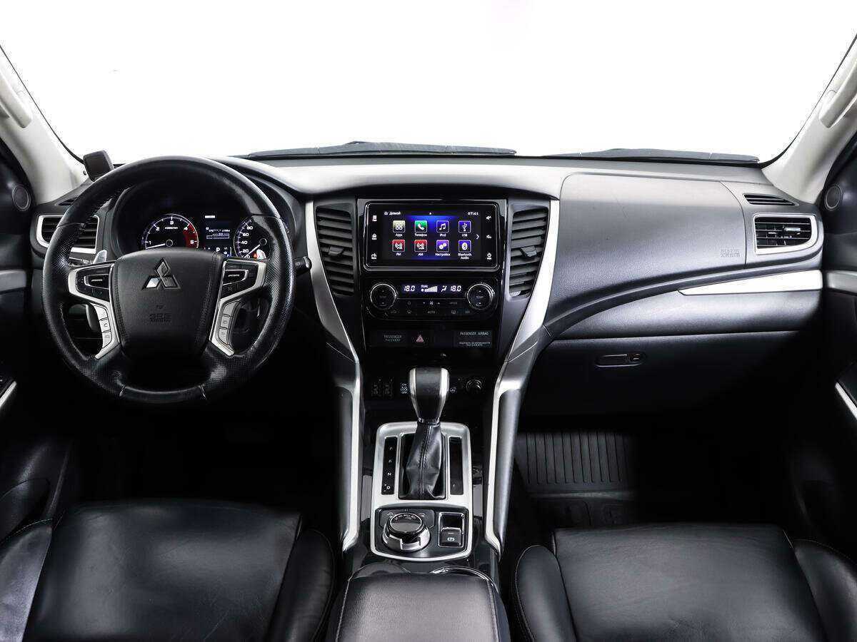Mitsubishi Pajero Sport с пробегом — 2019 год. Фото: #7