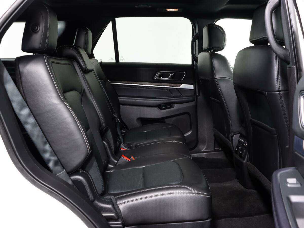 Ford Explorer с пробегом — 2017 год. Фото: #14