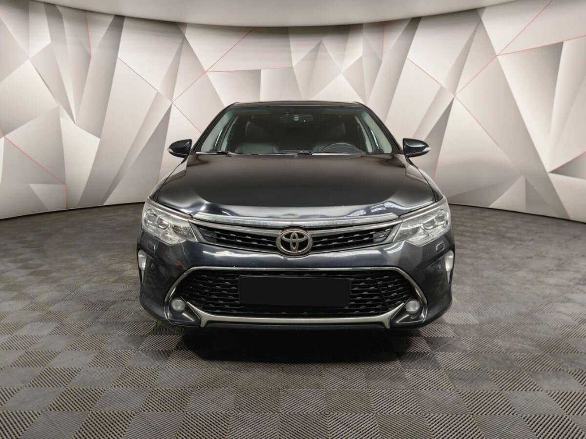 Toyota Camry с пробегом — 2017 год. Фото: #6