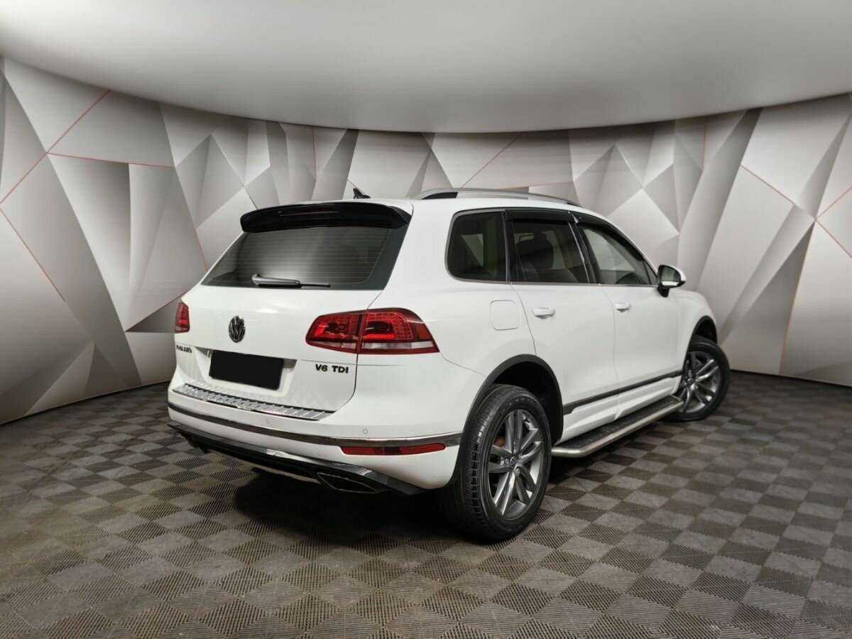 Volkswagen Touareg с пробегом — 2016 год. Фото: #1