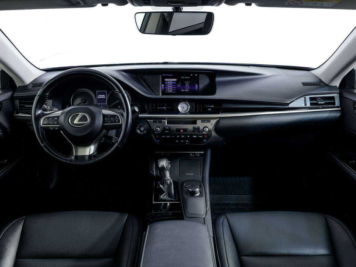 Lexus ES с пробегом — 2017 год. Фото: #9