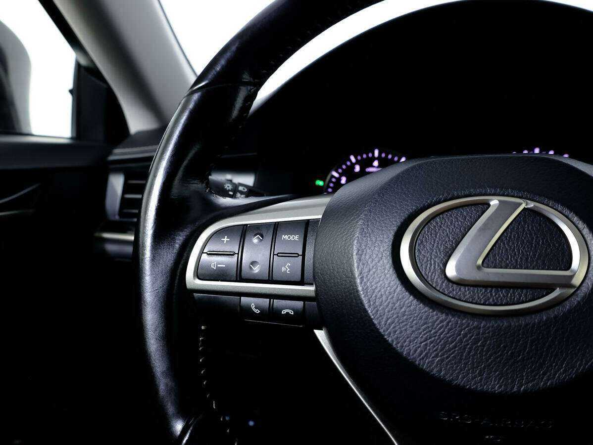 Lexus ES с пробегом — 2017 год. Фото: #24
