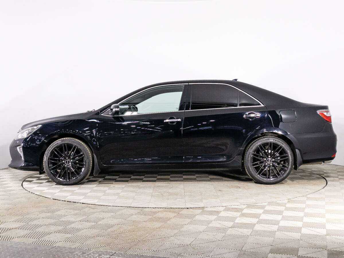 Toyota Camry с пробегом — 2017 год. Фото: #7