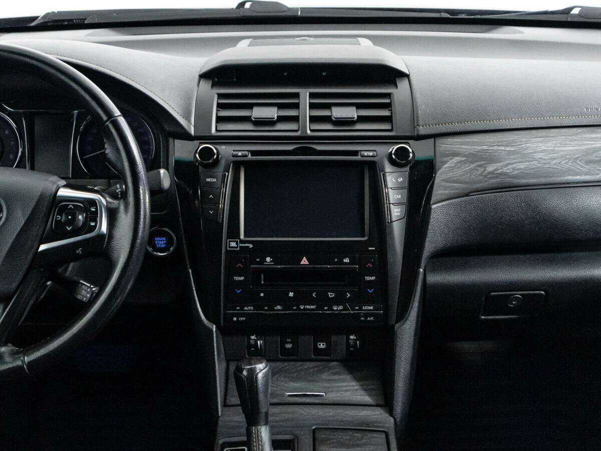 Toyota Camry с пробегом — 2017 год. Фото: #13