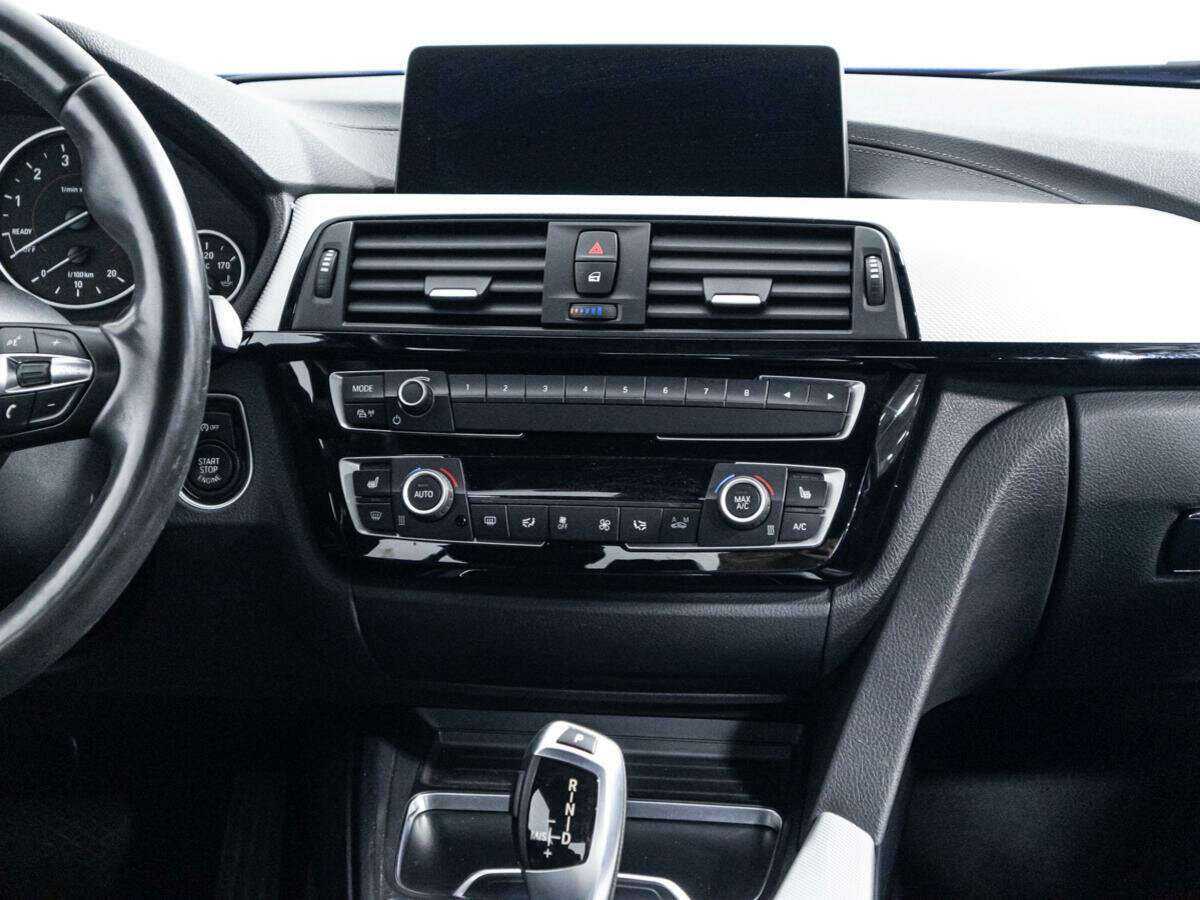 BMW 3 серии с пробегом — 2018 год. Фото: #13