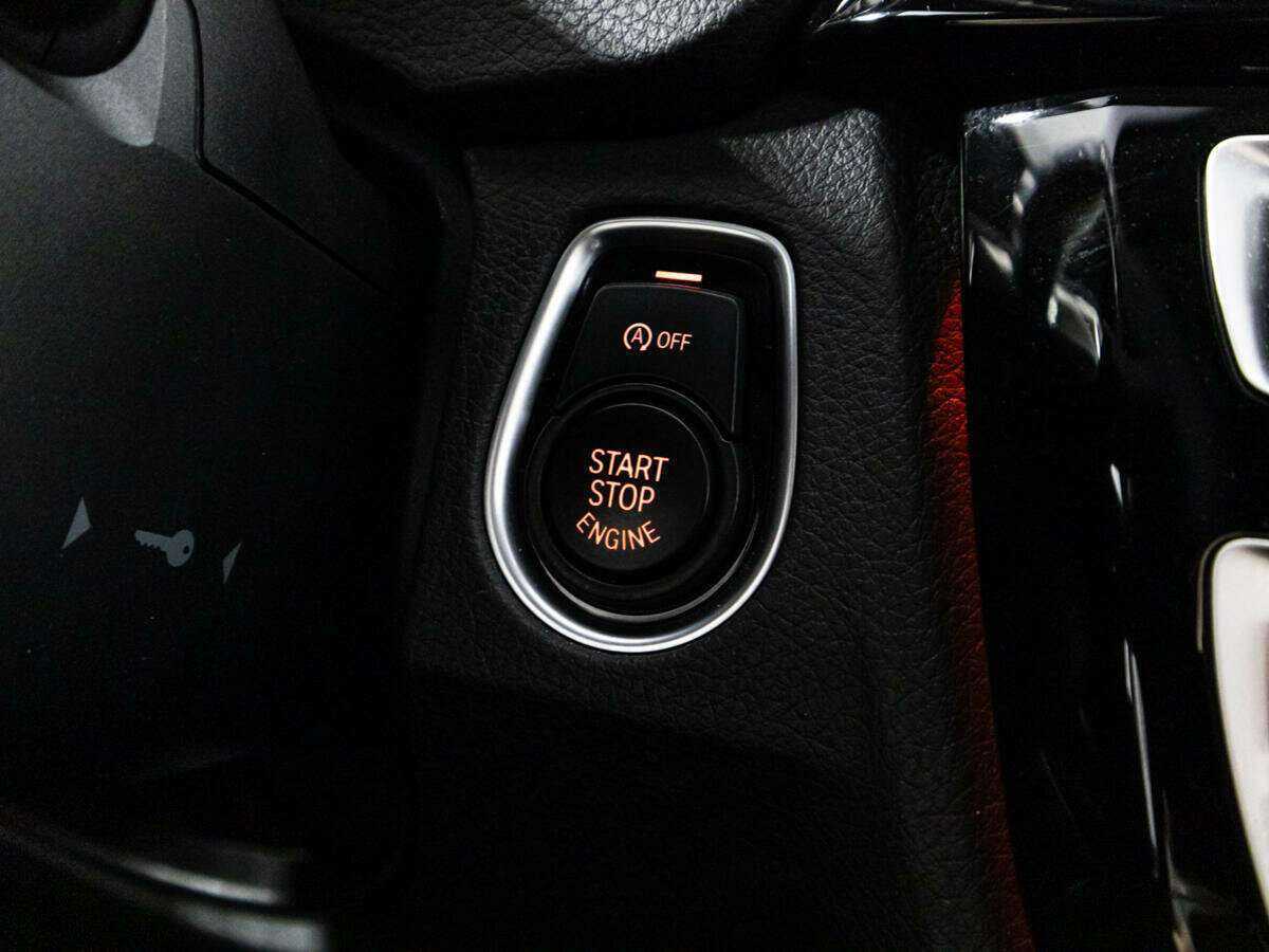 BMW 3 серии с пробегом — 2018 год. Фото: #17