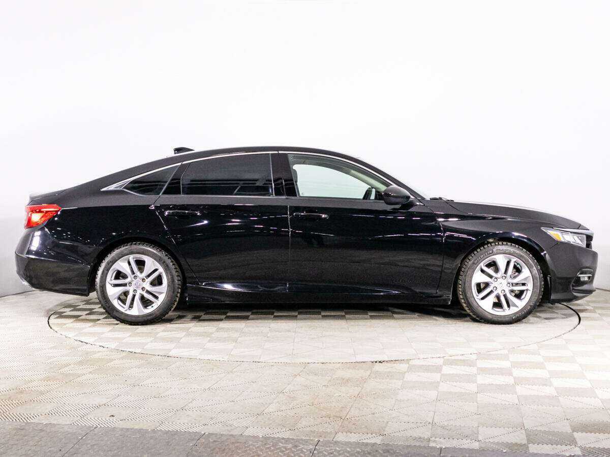 Honda Accord с пробегом — 2018 год. Фото: #3
