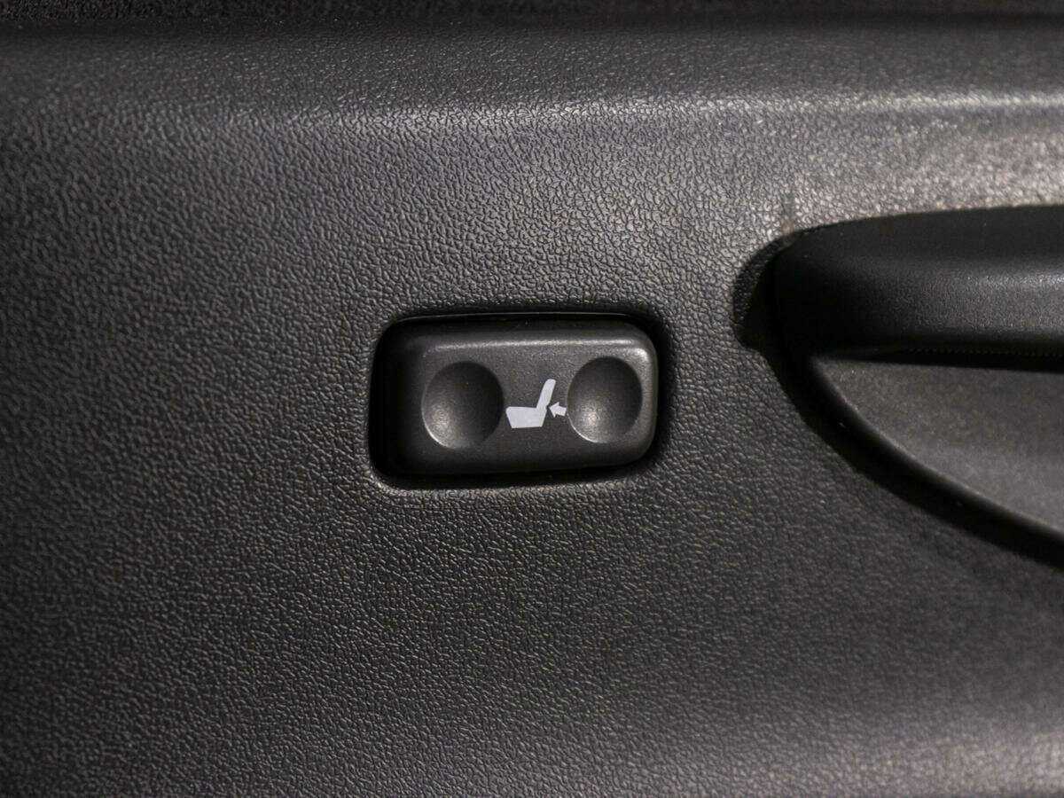 Toyota Land Cruiser Prado с пробегом — 2012 год. Фото: #14