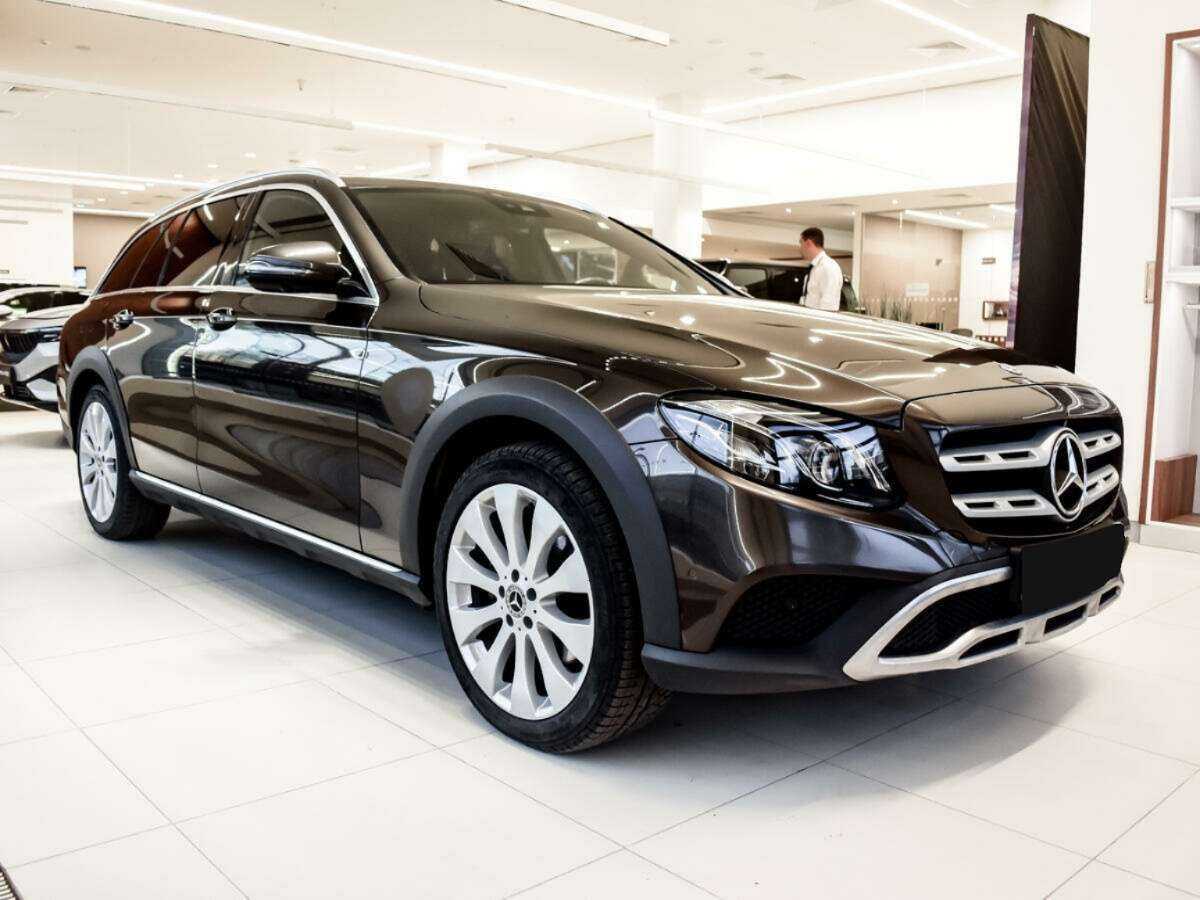 Mercedes-Benz E-Класс с пробегом — 2017 год. Фото: #1
