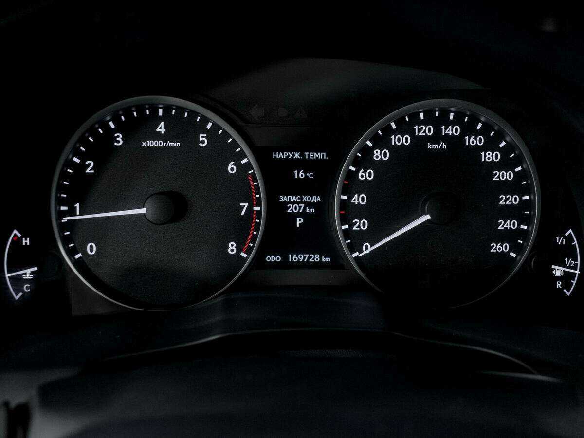 Lexus ES с пробегом — 2013 год. Фото: #10