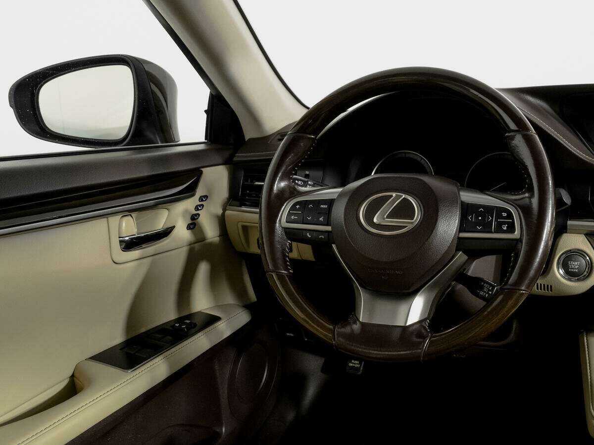 Lexus ES с пробегом — 2015 год. Фото: #14