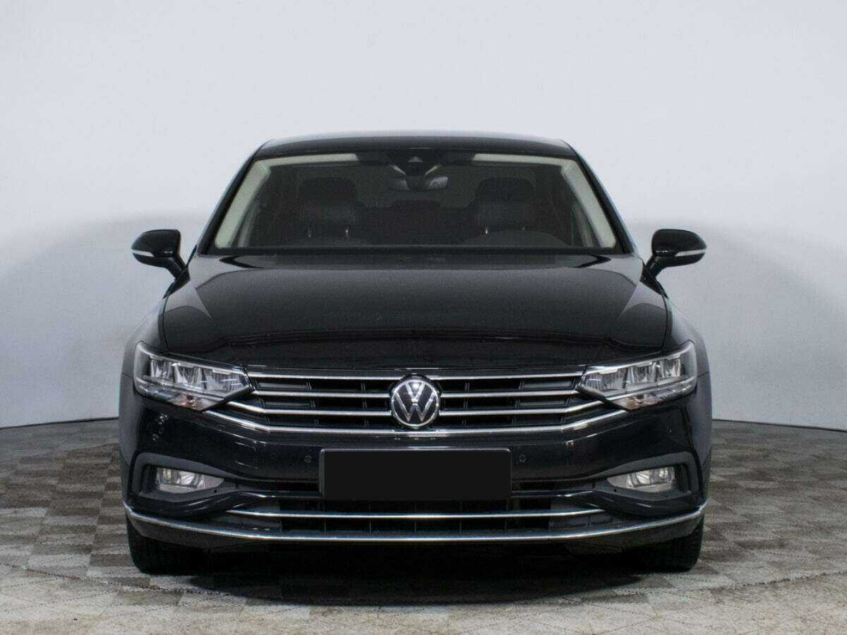 Volkswagen Passat с пробегом — 2021 год. Фото: #1