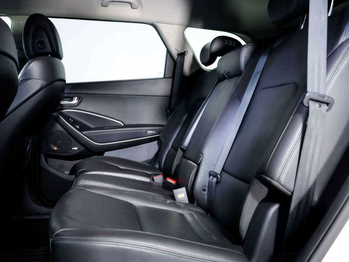 Hyundai Santa Fe с пробегом — 2017 год. Фото: #12