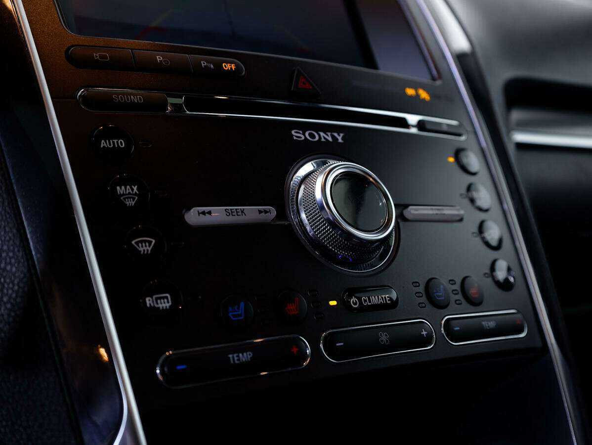 Ford Explorer с пробегом — 2015 год. Фото: #16