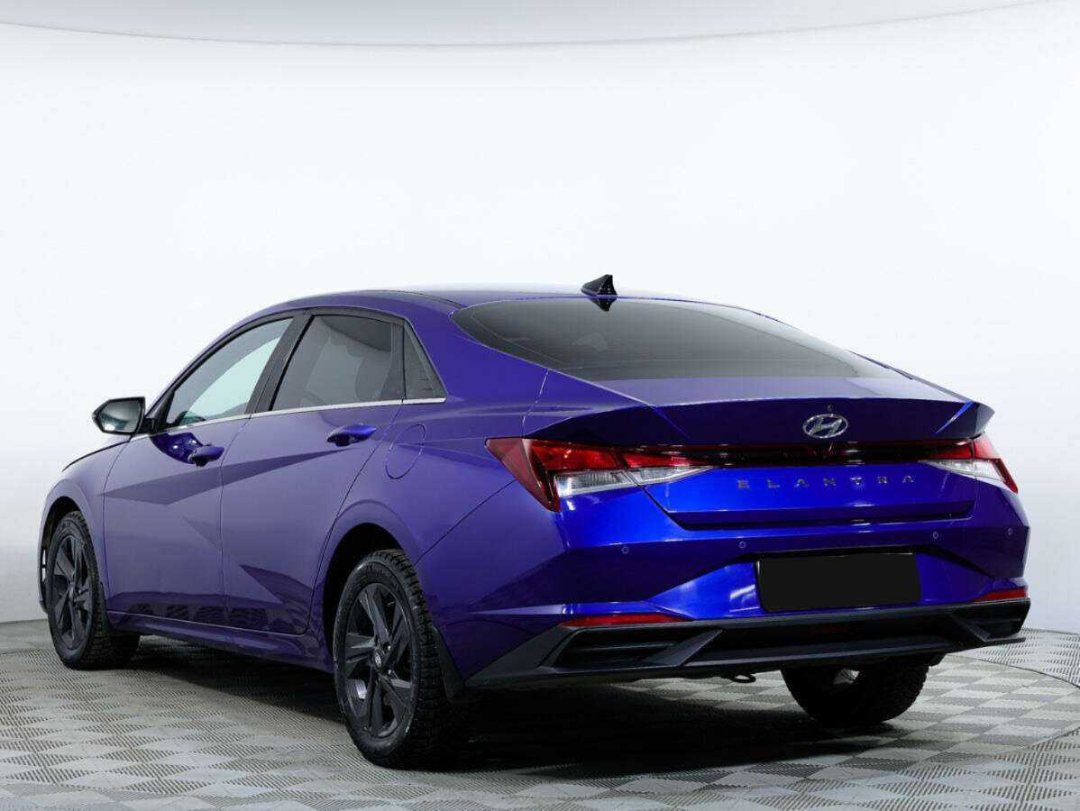 Hyundai Elantra с пробегом — 2021 год. Фото: #5
