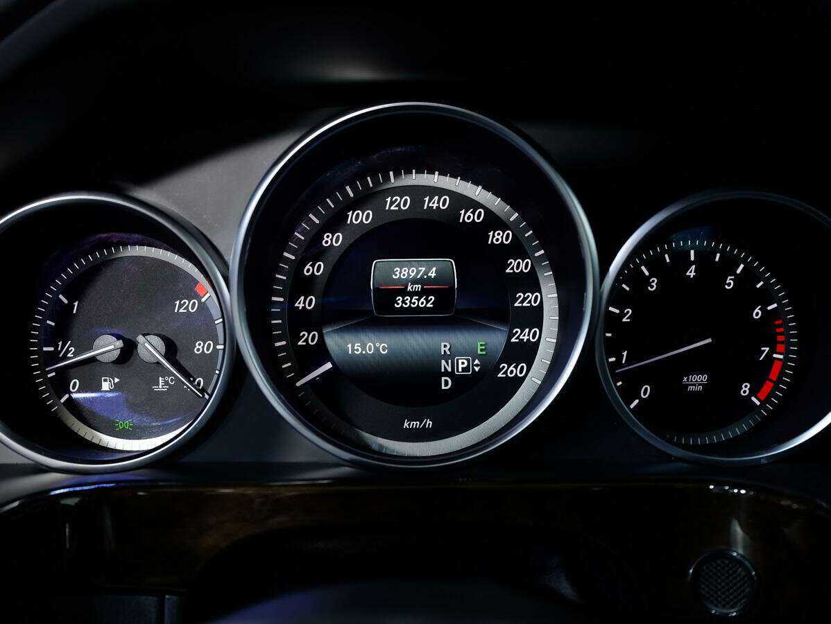 Mercedes-Benz E-Класс с пробегом — 2014 год. Фото: #21