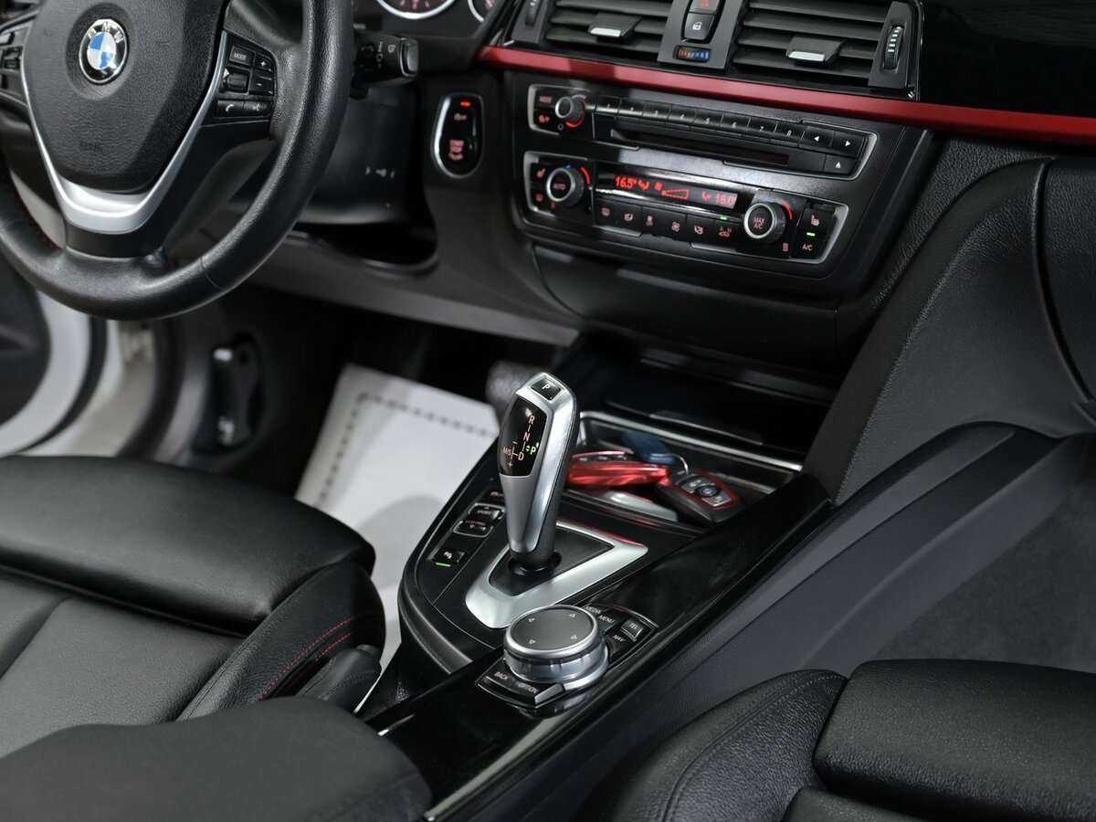 BMW 3 серии с пробегом — 2015 год. Фото: #9