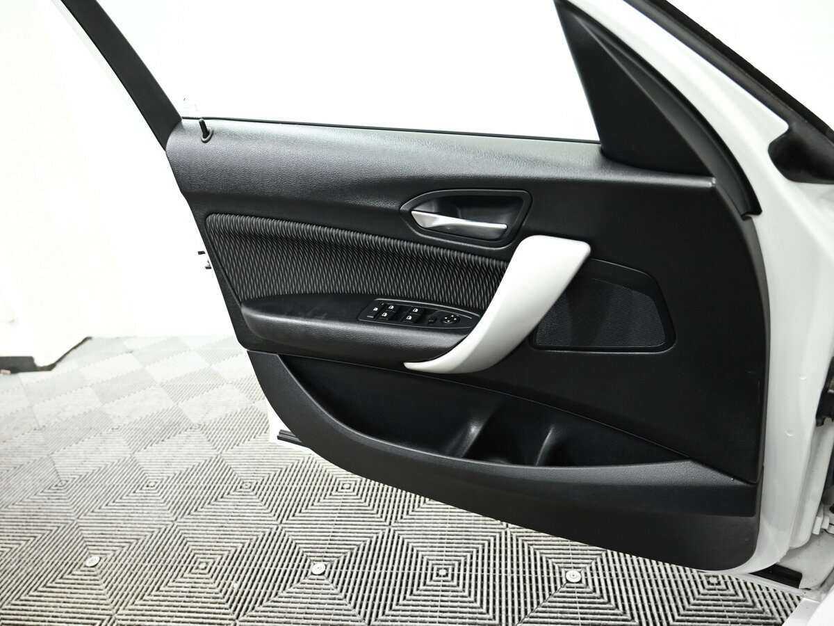 BMW 1 серии с пробегом — 2013 год. Фото: #8