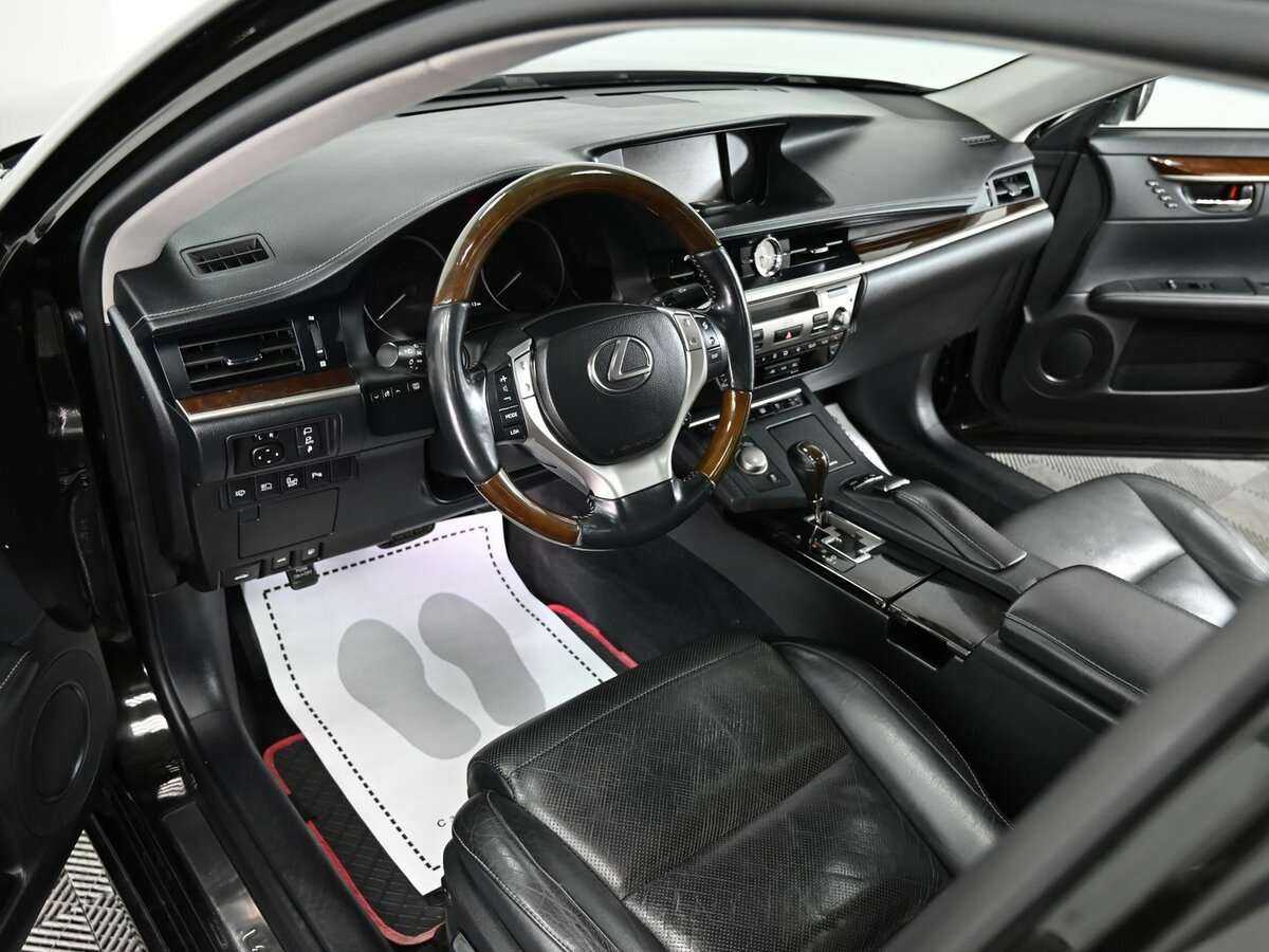 Lexus ES с пробегом — 2013 год. Фото: #5