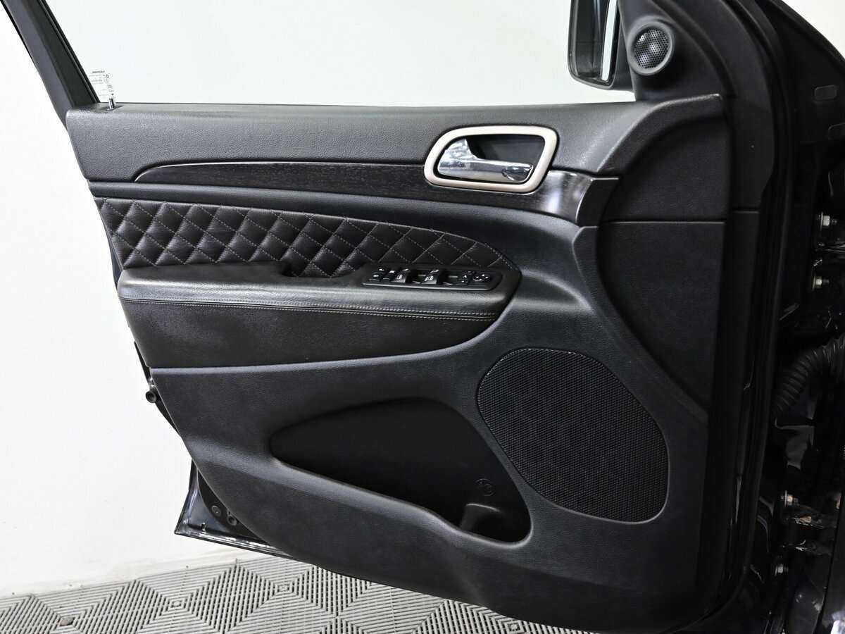 Jeep Grand Cherokee с пробегом — 2013 год. Фото: #8