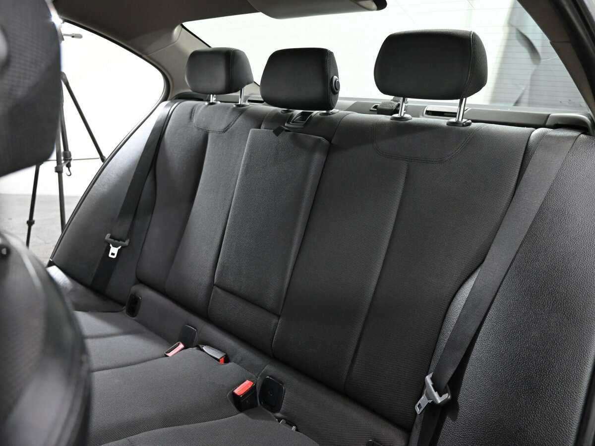 BMW 3 серии с пробегом — 2016 год. Фото: #9