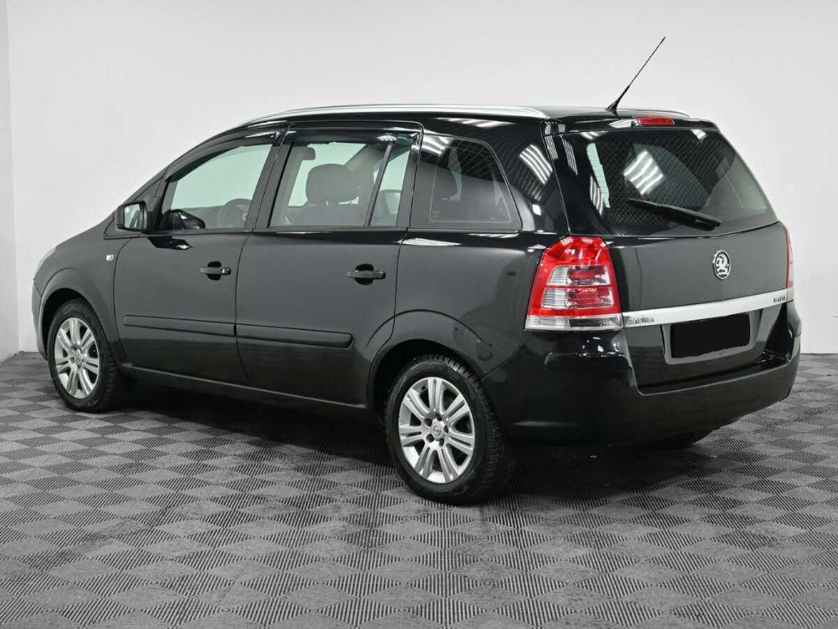 Opel Zafira с пробегом — 2012 год. Фото: #3