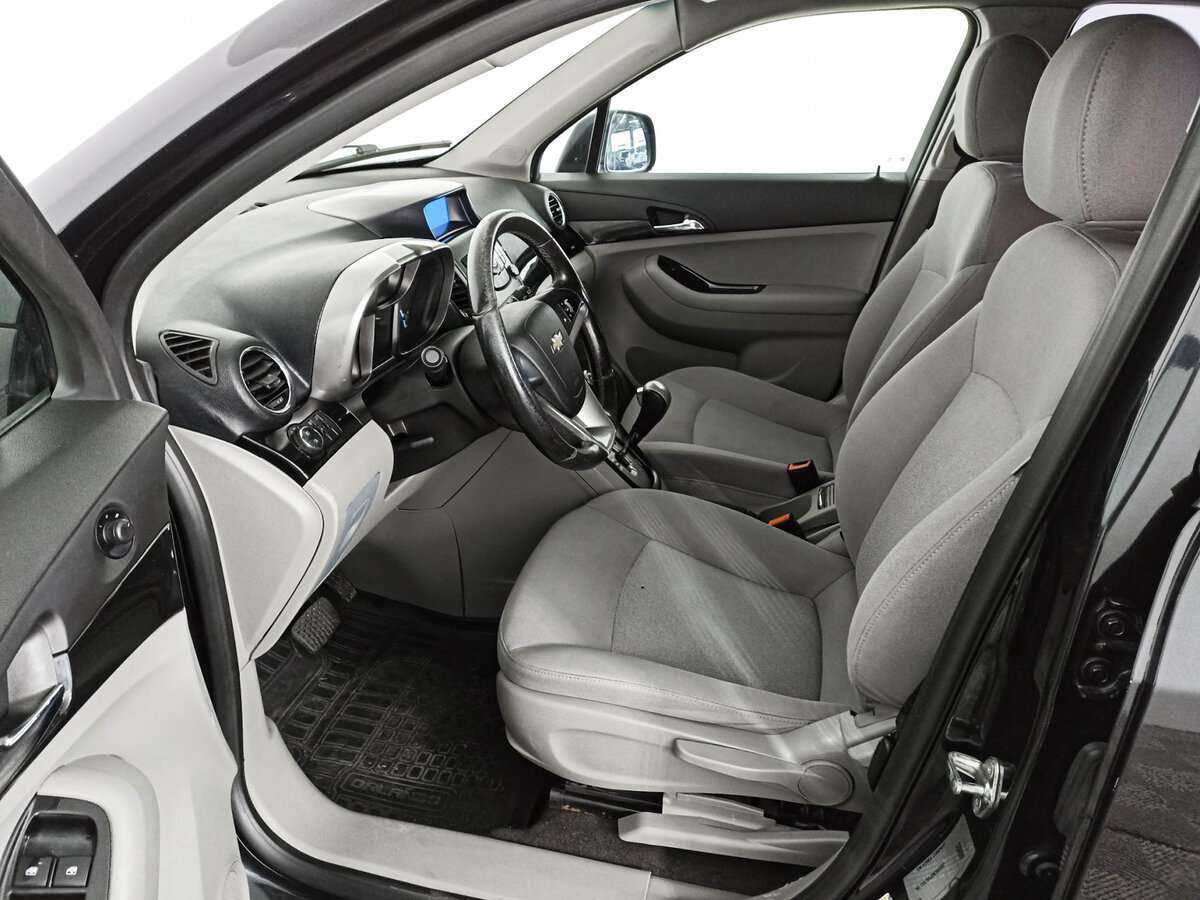 Chevrolet Orlando с пробегом — 2012 год. Фото: #15