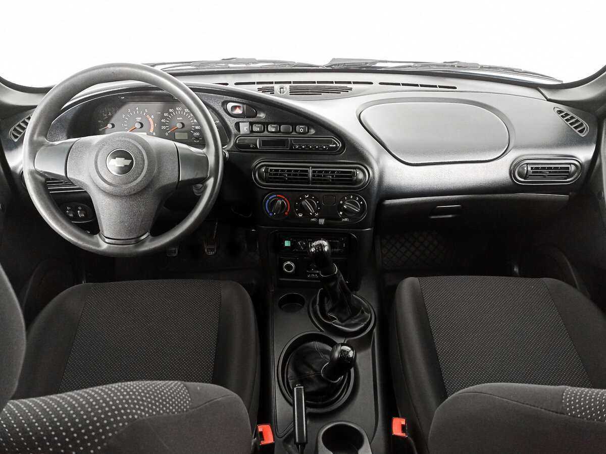 Chevrolet Niva с пробегом — 2014 год. Фото: #11
