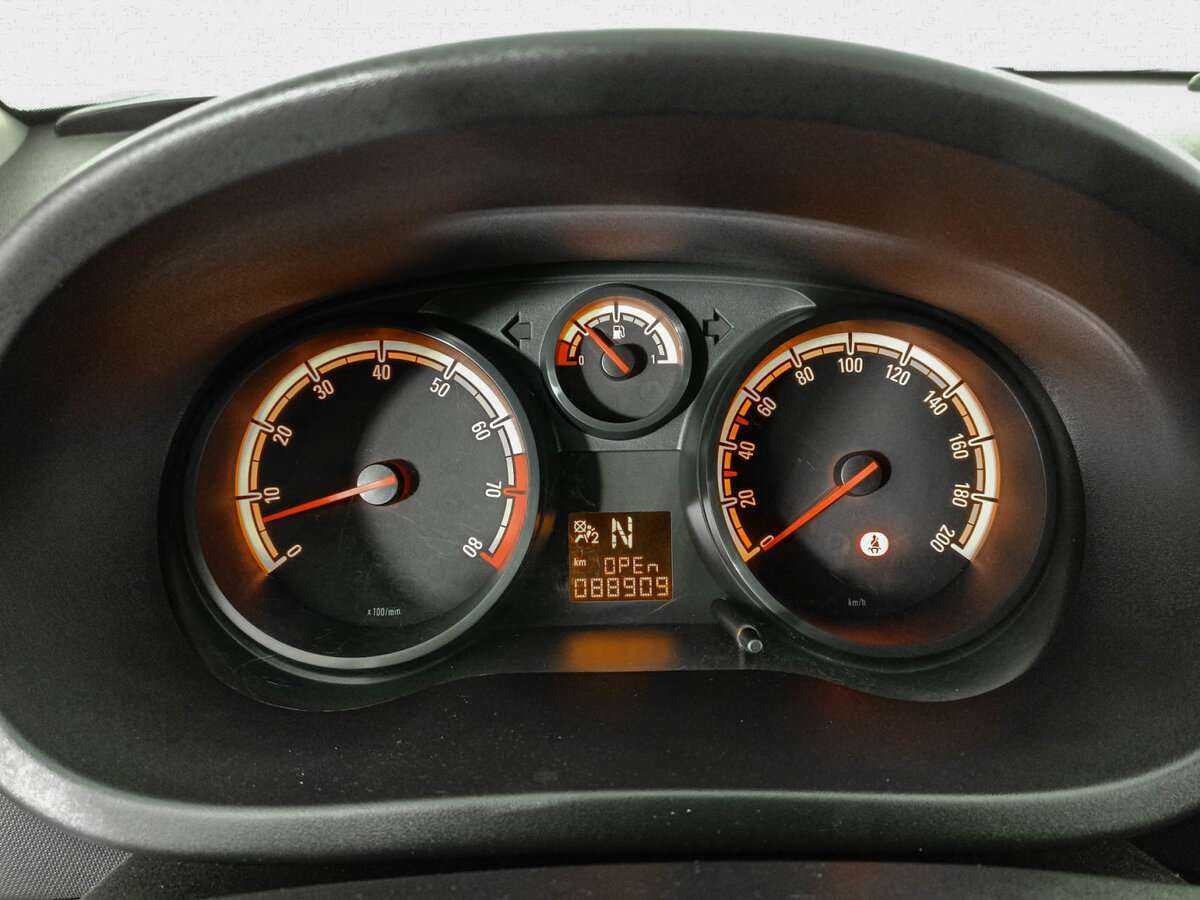 Opel Corsa с пробегом — 2013 год. Фото: #12