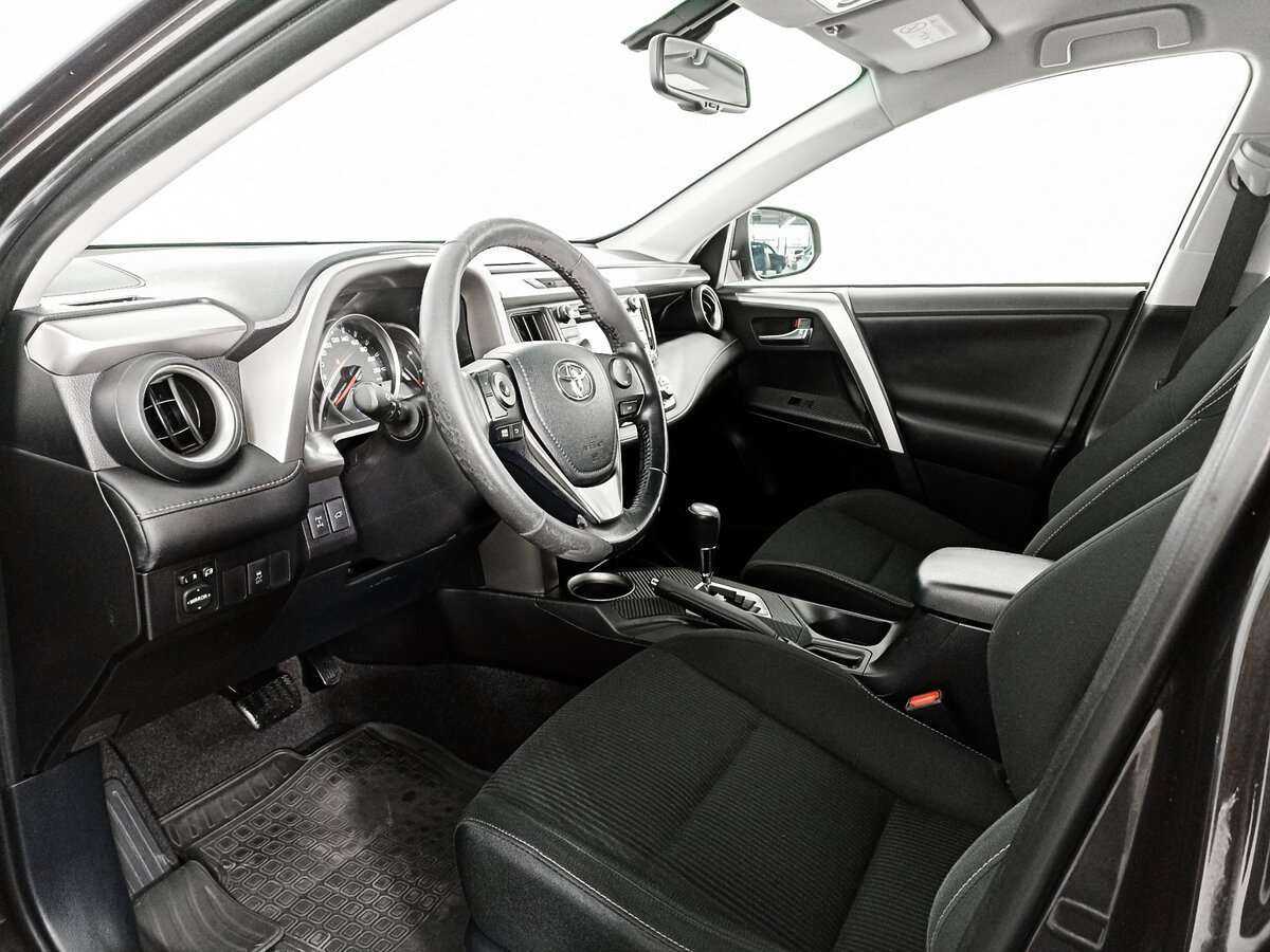 Toyota RAV4 с пробегом — 2014 год. Фото: #13