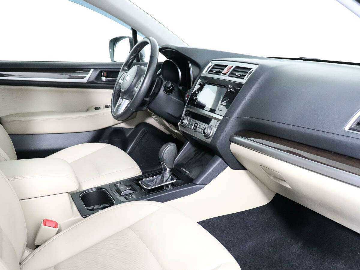 Subaru Outback с пробегом — 2017 год. Фото: #6