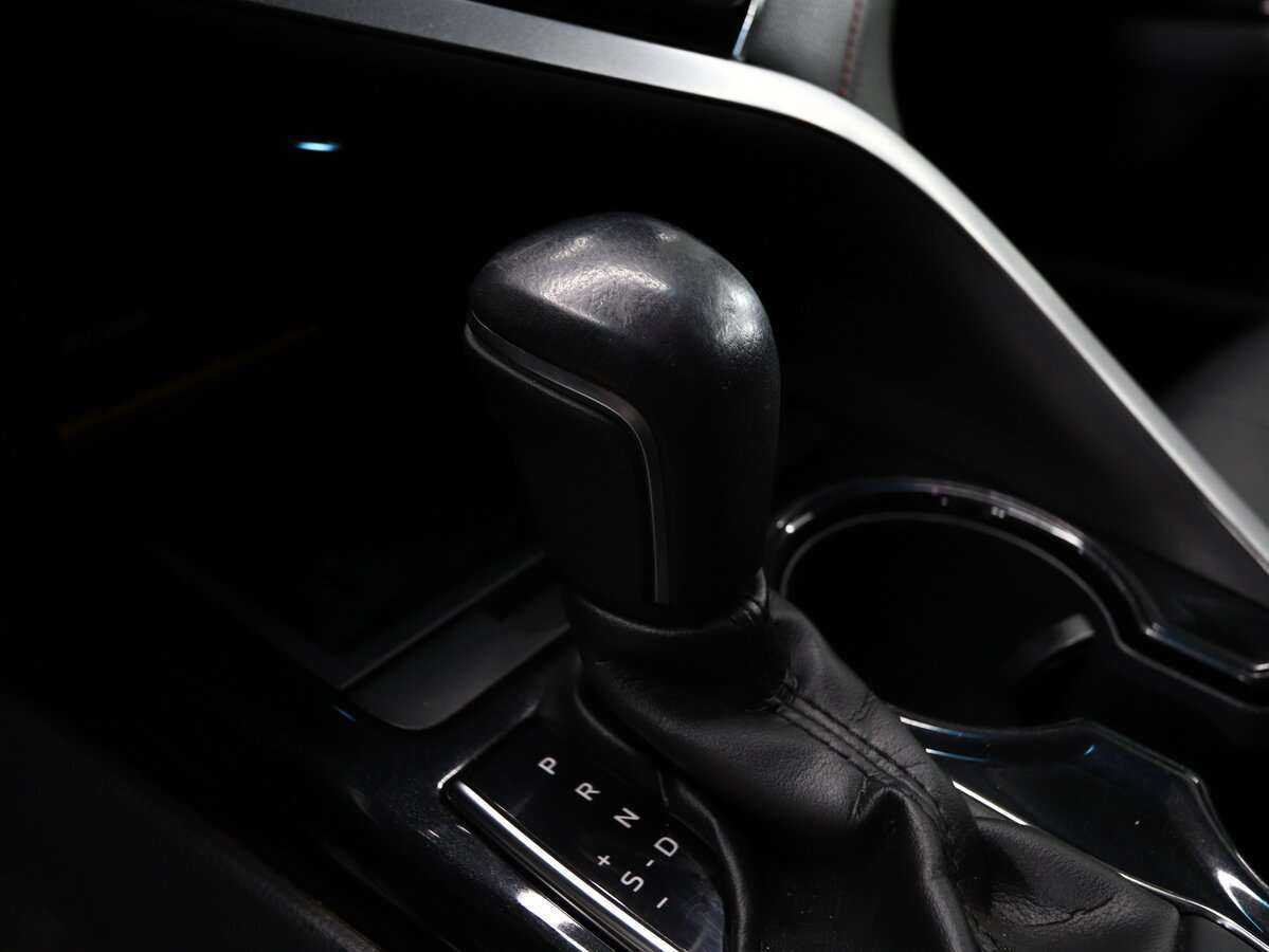 Toyota Camry с пробегом — 2020 год. Фото: #7