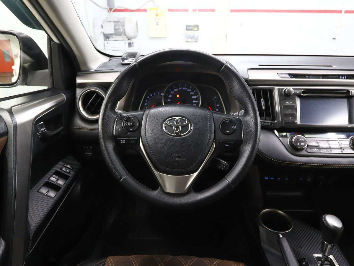 Toyota RAV4 с пробегом — 2014 год. Фото: #13
