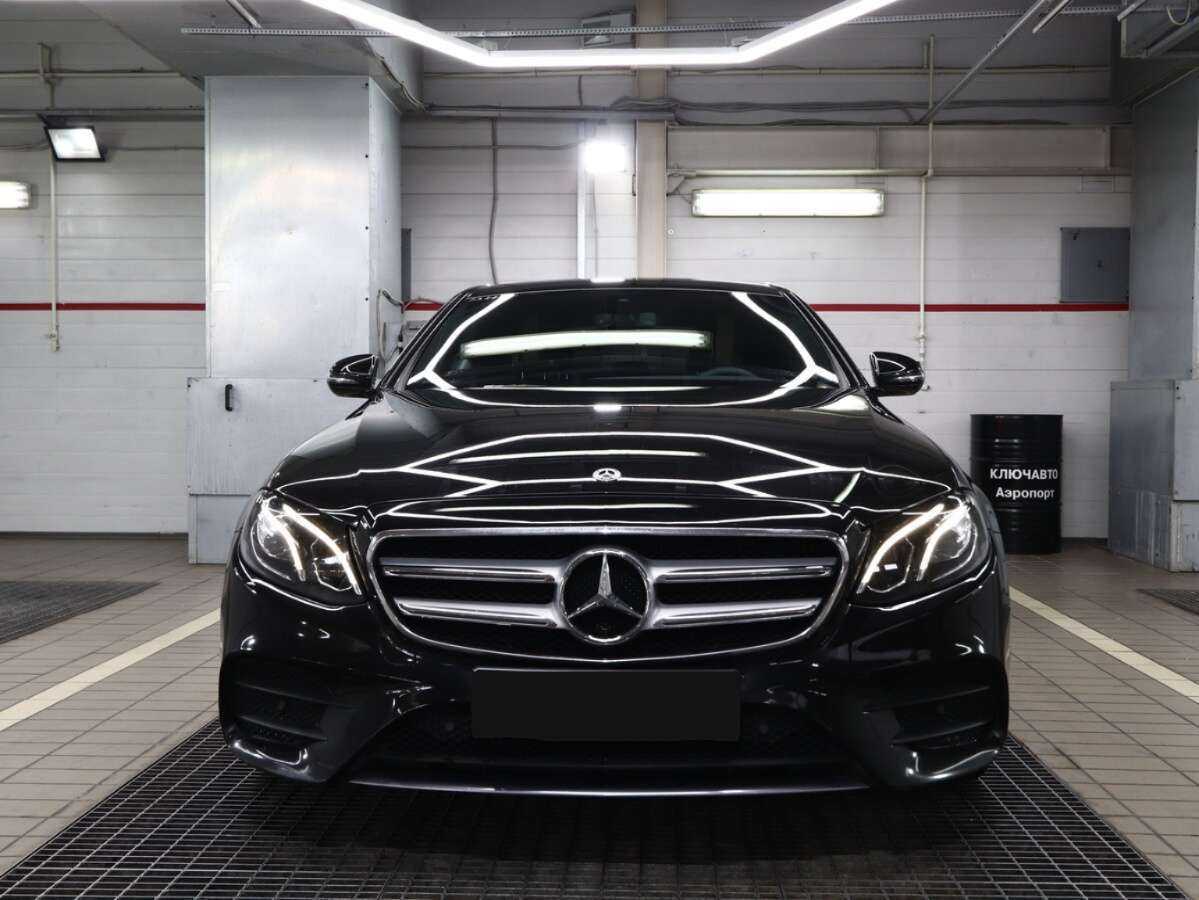Mercedes-Benz E-Класс с пробегом — 2018 год. Фото: #1