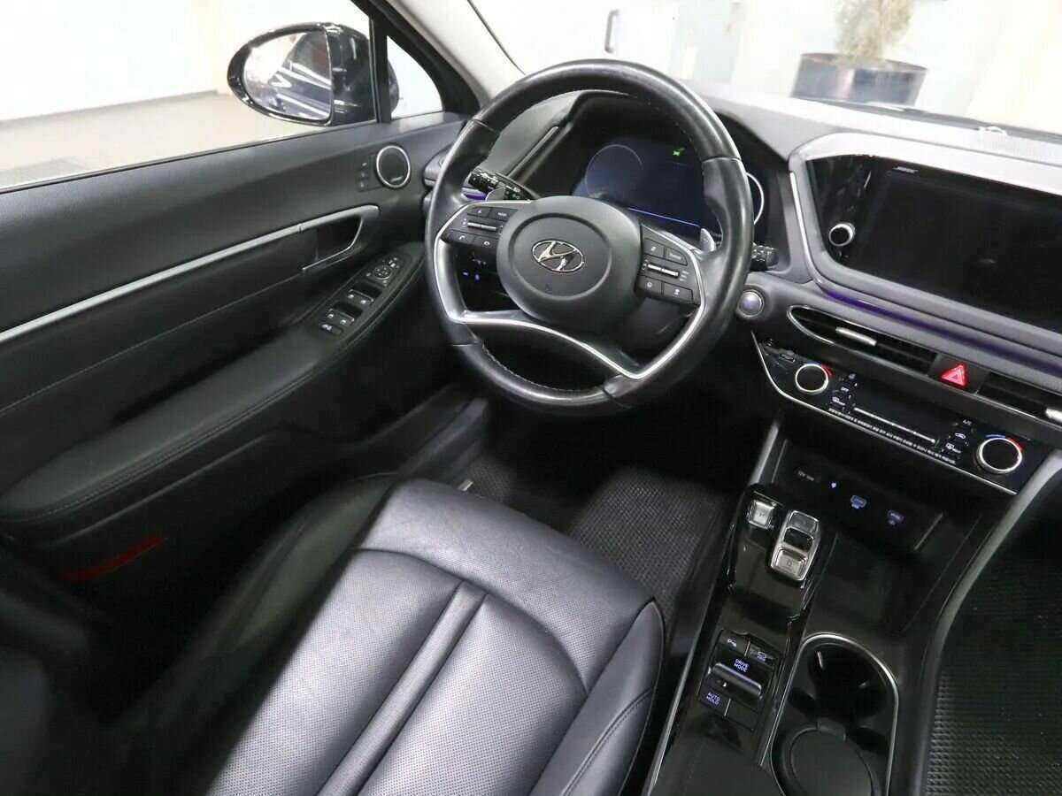 Hyundai Sonata с пробегом — 2021 год. Фото: #7