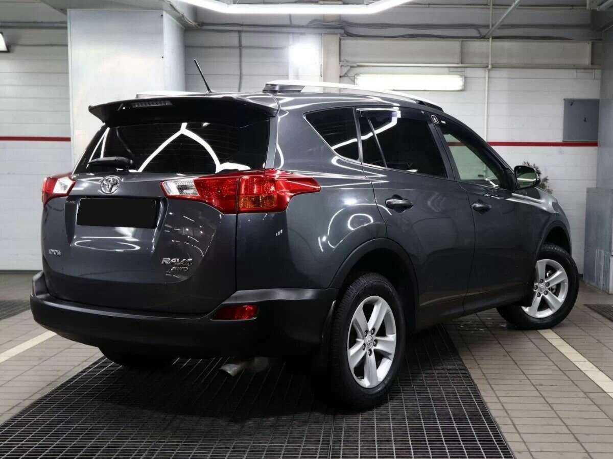 Toyota RAV4 с пробегом — 2013 год. Фото: #1