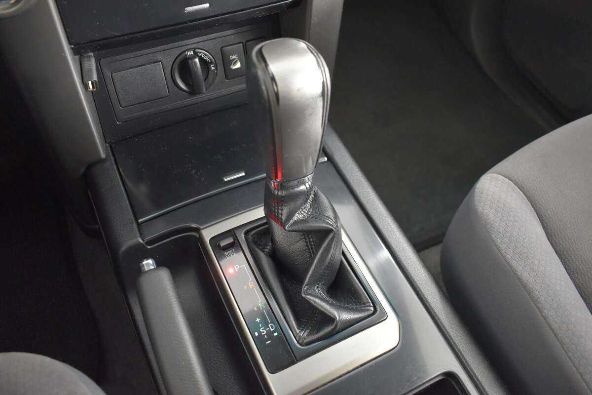 Toyota Land Cruiser Prado с пробегом — 2012 год. Фото: #14