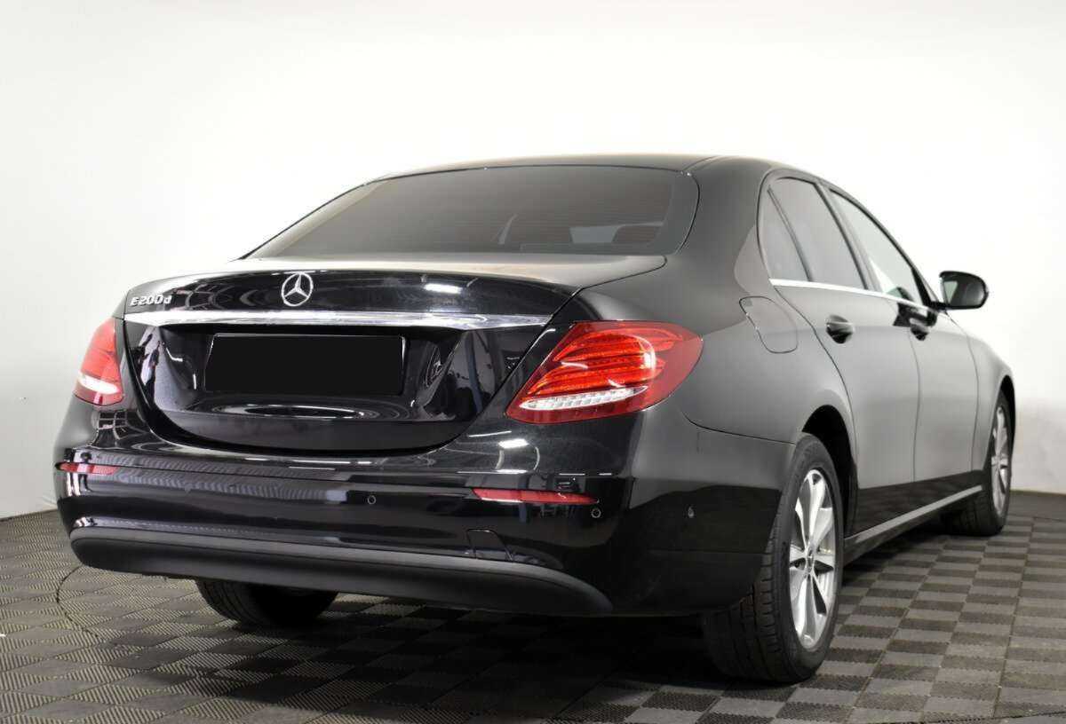 Mercedes-Benz E-Класс с пробегом — 2018 год. Фото: #3