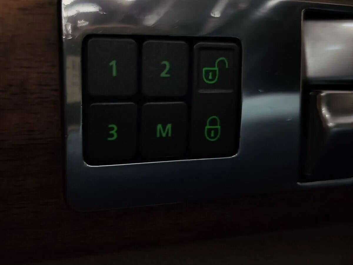 Land Rover Discovery с пробегом — 2014 год. Фото: #18