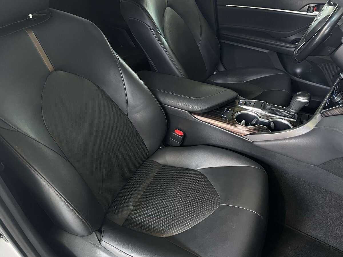 Toyota Camry с пробегом — 2018 год. Фото: #17