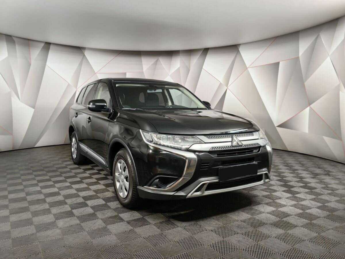 Mitsubishi Outlander с пробегом — 2018 год. Фото: #2