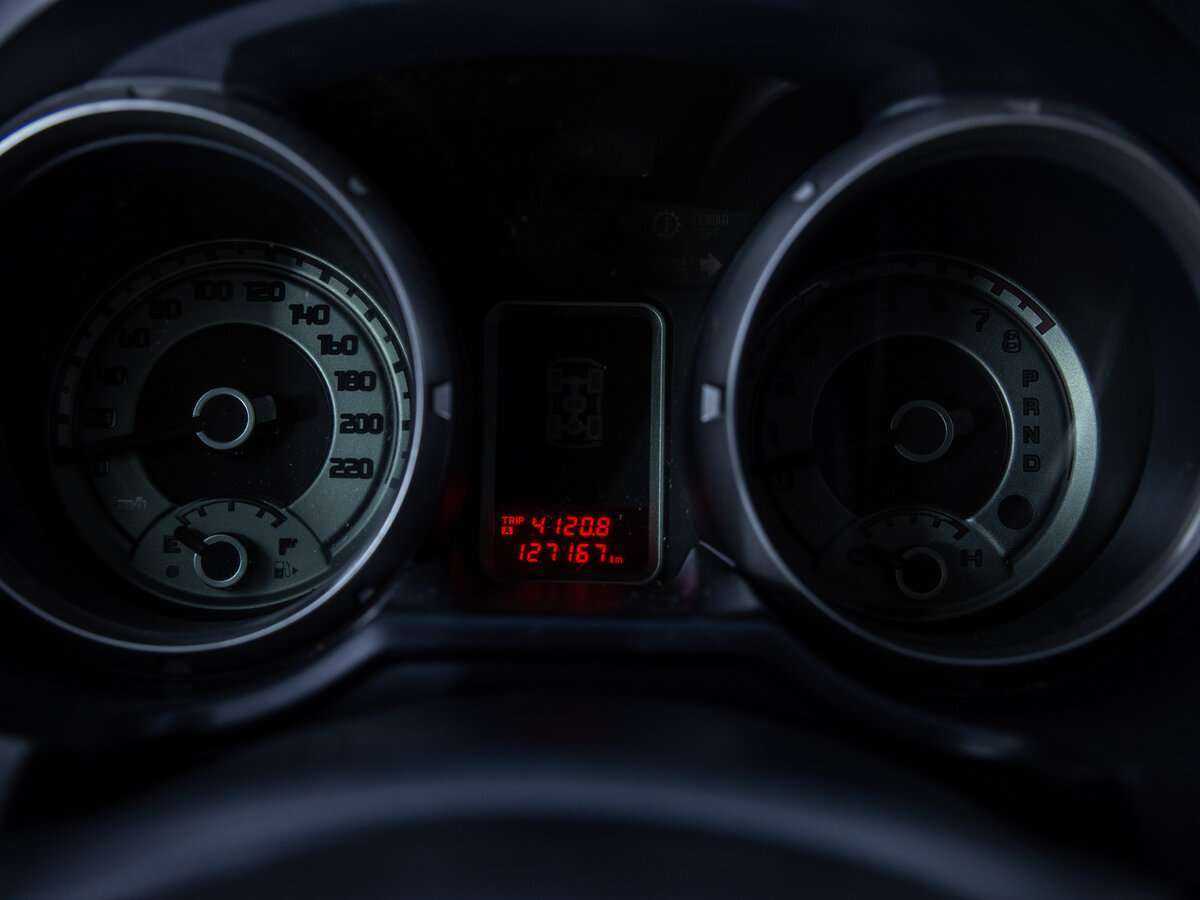 Mitsubishi Pajero с пробегом — 2012 год. Фото: #10