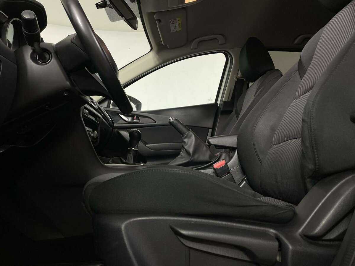 Mazda 3 с пробегом — 2014 год. Фото: #9