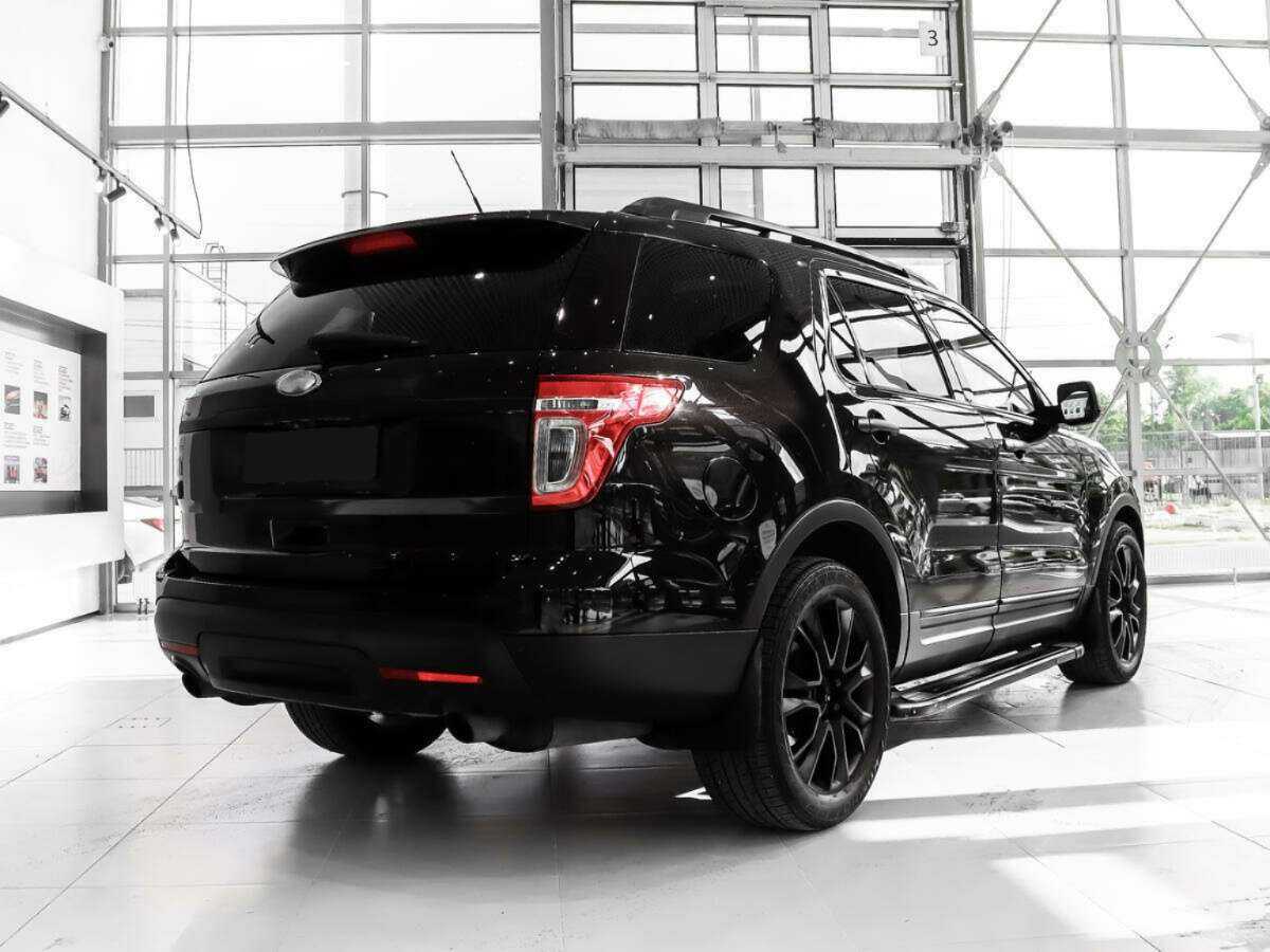 Ford Explorer с пробегом — 2014 год. Фото: #4